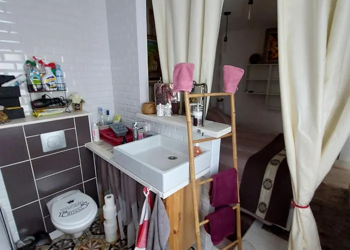 Demeure Prosper 1 D'hote Privative Avec Petit Dejeuner Compris Frühstückspension Labegude